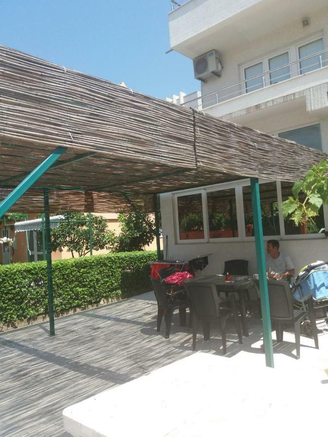 Mona&Mike Apartments 티바트 외부 사진