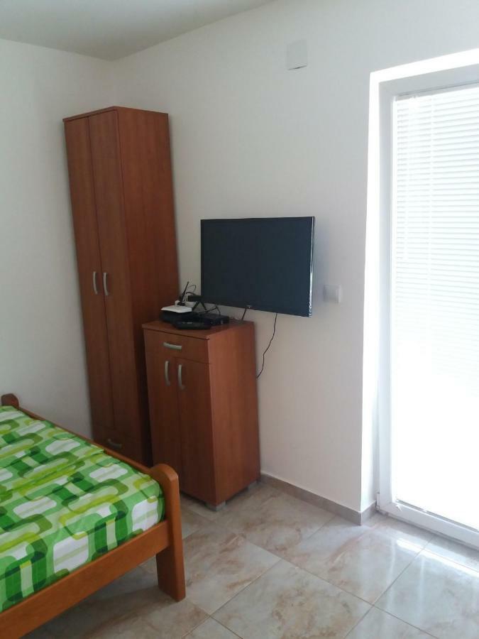 Mona&Mike Apartments 티바트 외부 사진
